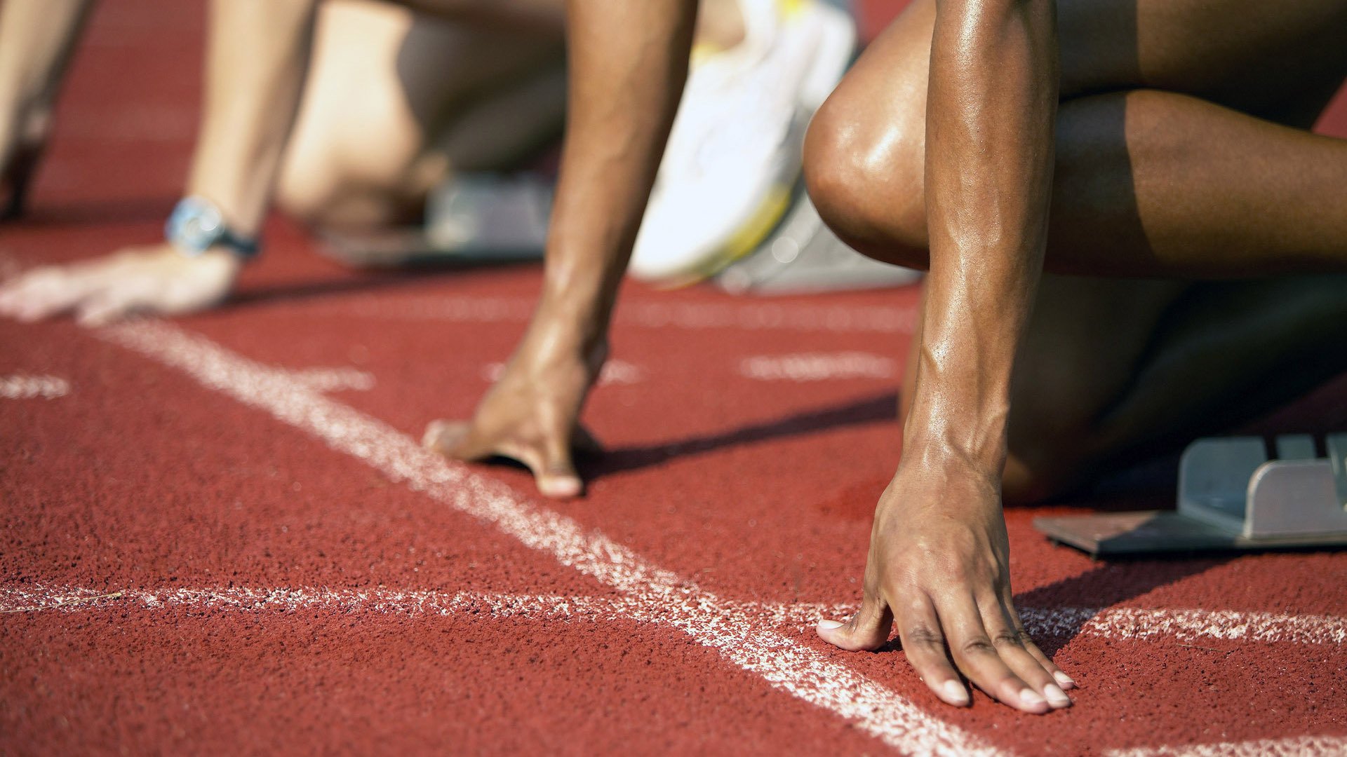 F1品牌合作：跨界联名的新潮流，f1都有哪些品牌