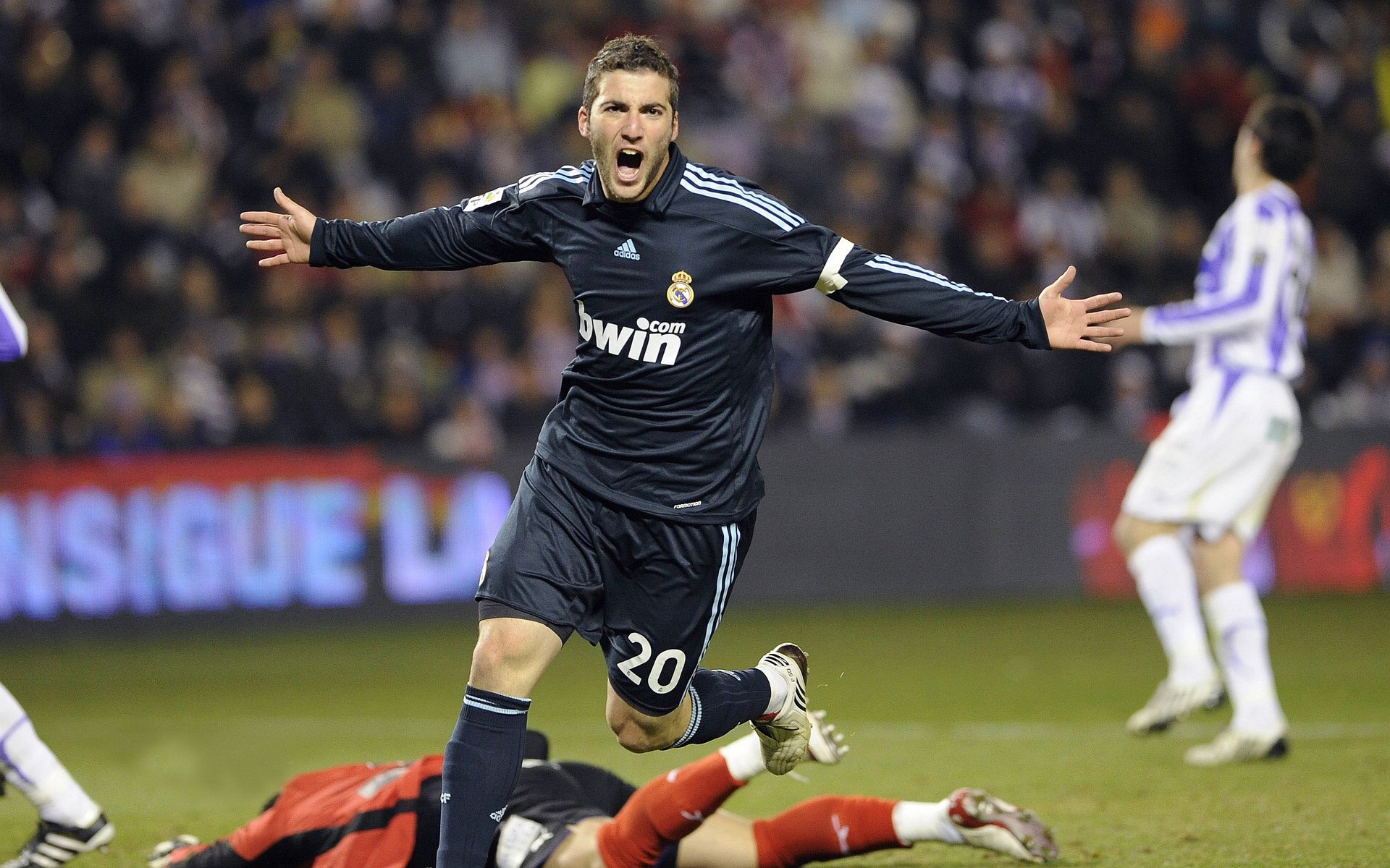 “青少年足球公益推广在边远地区掀起高潮”，青少年公益足球计划